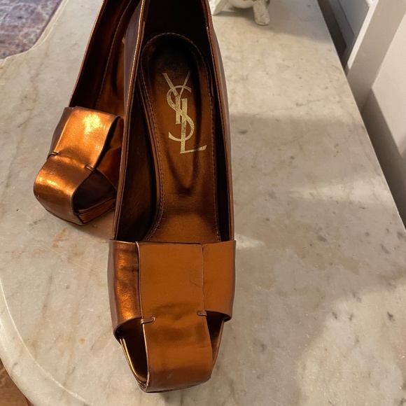 Luxury YVES SAINT LAURENT RIVE GAUCHE LEATHER PUMPS - Picture 8 of 14